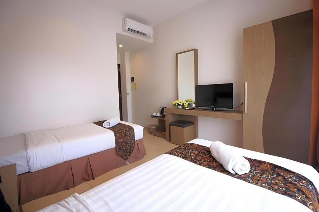 Grand Malioboro Yogyakarta Hotel Bagian luar foto