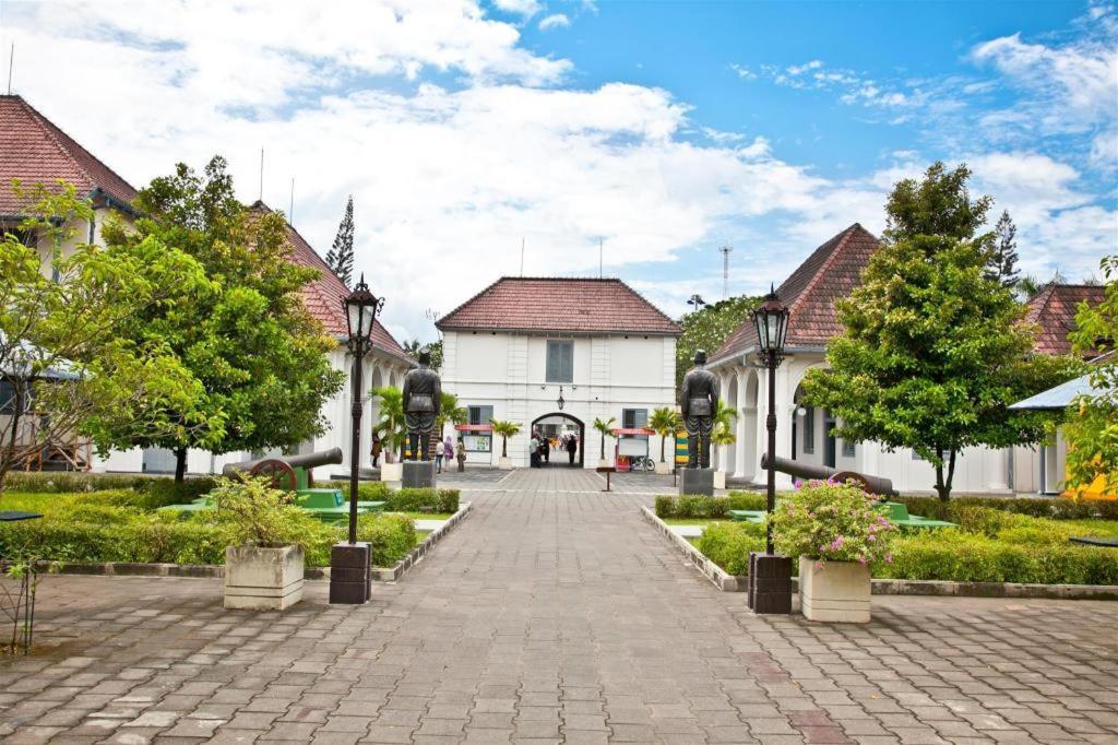 Grand Malioboro Yogyakarta Hotel Bagian luar foto