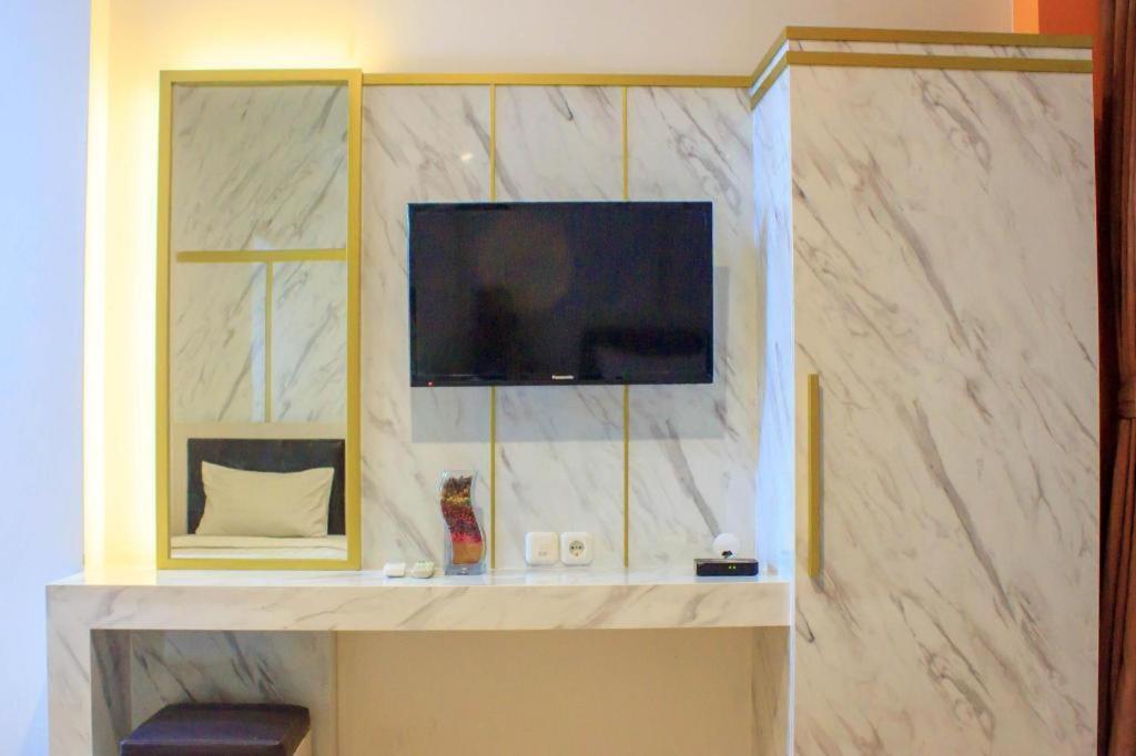 Grand Malioboro Yogyakarta Hotel Bagian luar foto