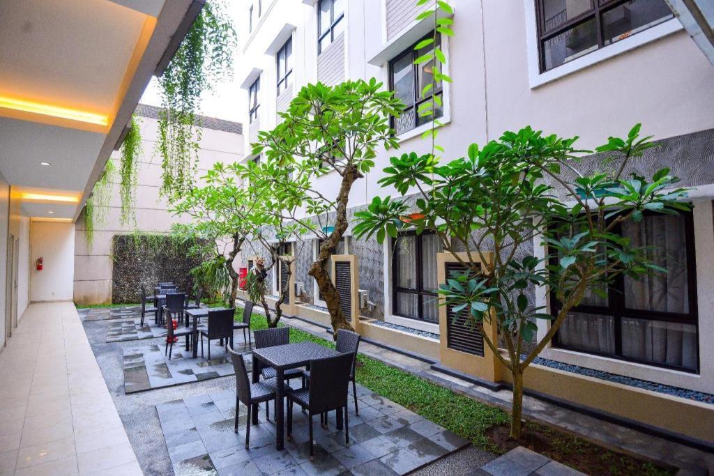Grand Malioboro Yogyakarta Hotel Bagian luar foto