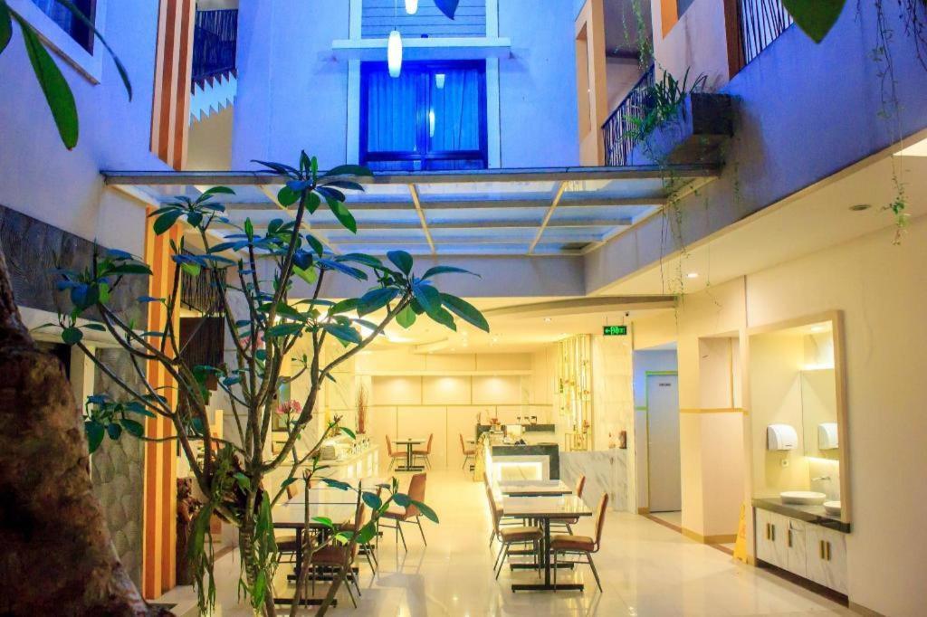Grand Malioboro Yogyakarta Hotel Bagian luar foto