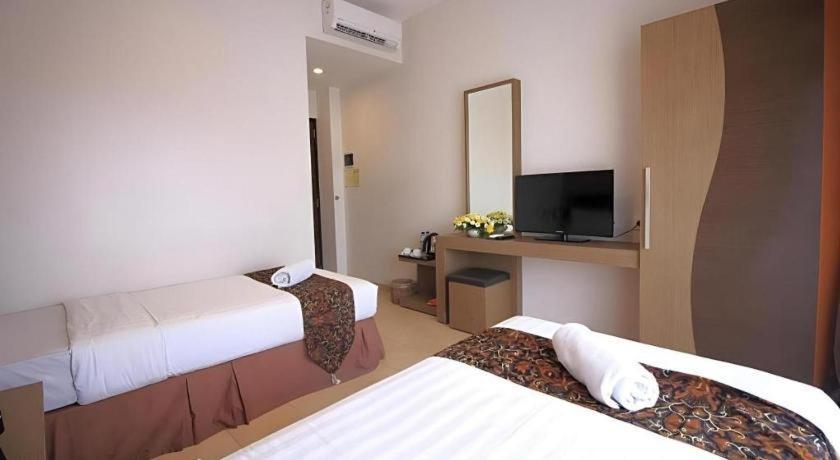 Grand Malioboro Yogyakarta Hotel Bagian luar foto