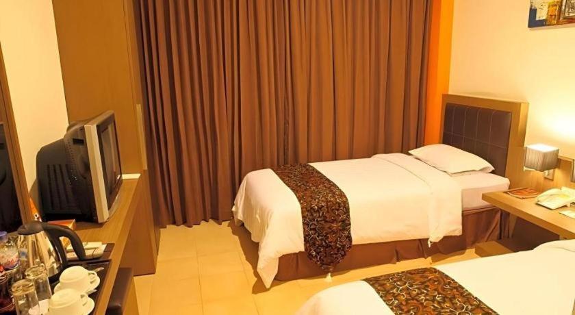 Grand Malioboro Yogyakarta Hotel Bagian luar foto