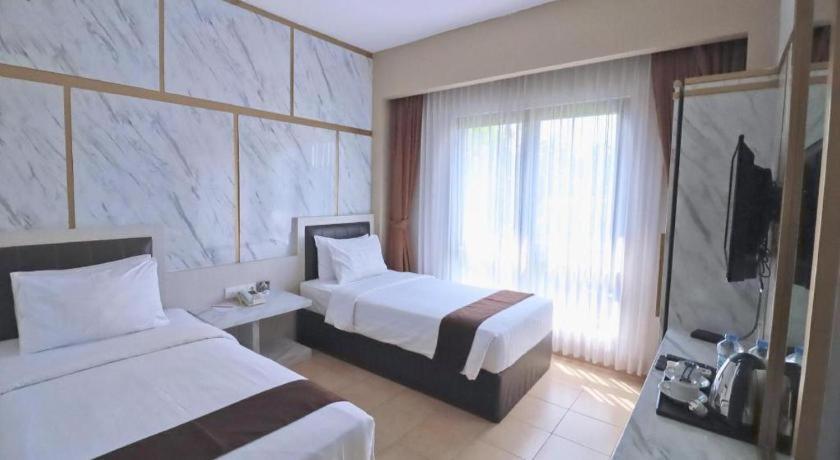 Grand Malioboro Yogyakarta Hotel Bagian luar foto