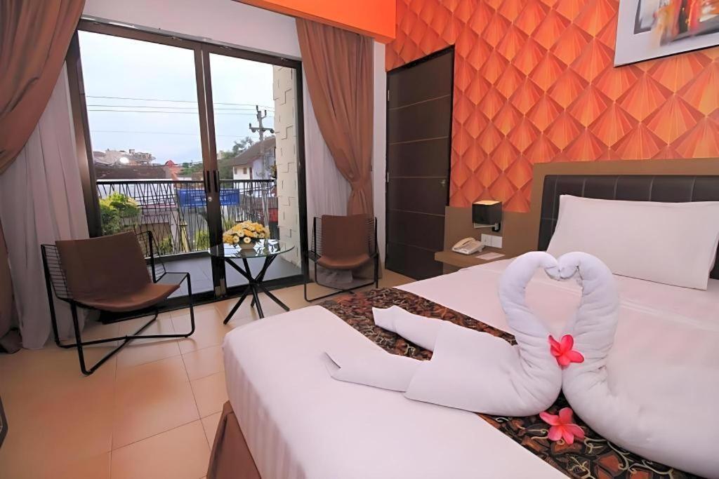 Grand Malioboro Yogyakarta Hotel Bagian luar foto