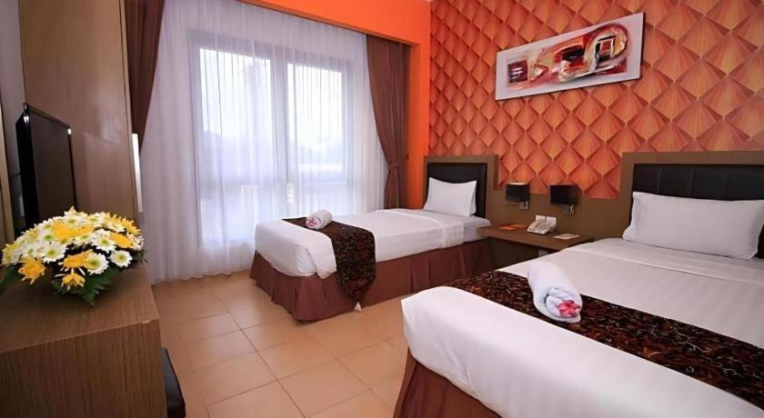 Grand Malioboro Yogyakarta Hotel Bagian luar foto