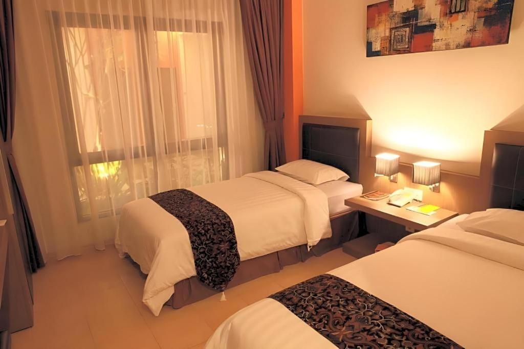 Grand Malioboro Yogyakarta Hotel Bagian luar foto